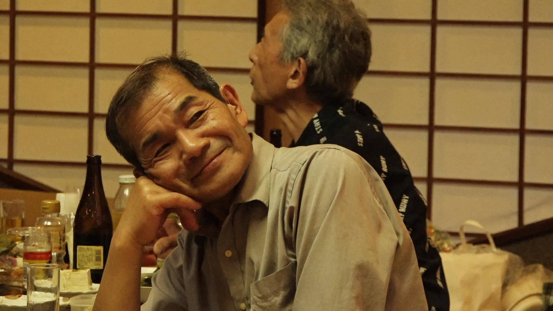 春、阿賀の岸辺にて